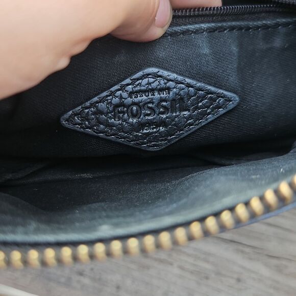 Fossil Kinley Leather Crossbody Bag - Picture 7 of 11